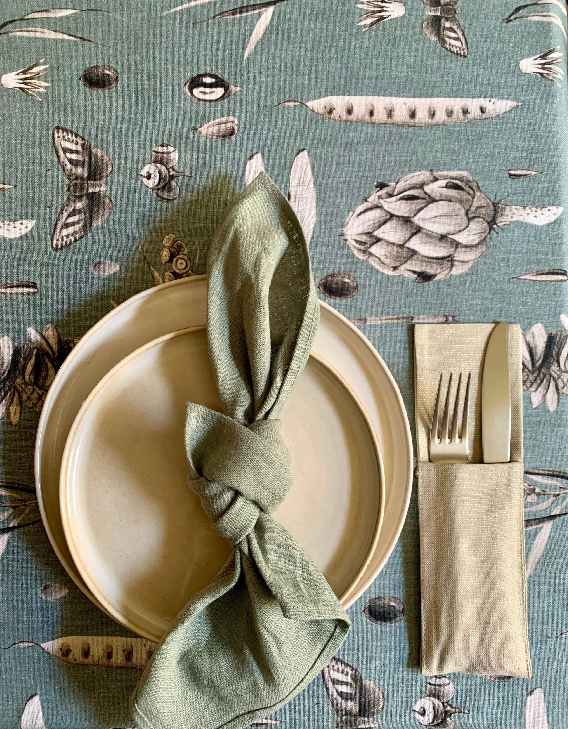 Seeds Aqua Table Runner